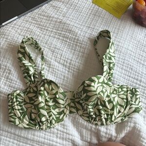 Abercrombie Green Leaf Print Underwire Bikini Top